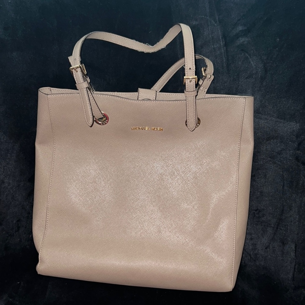 Michael Kors large leather tote bag in good condition no marks or tears…